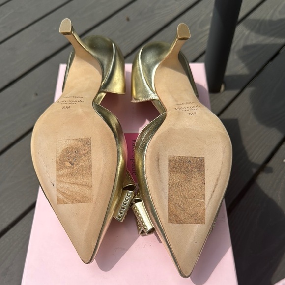 NEW Kate Spade Leather Gold Bow Stud Heels - Picture 8 of 10